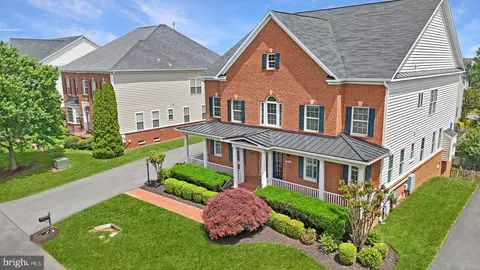 Exterior - 22838 Arbor View Dr, Brambleton, VA 20148 photo 3 of 18