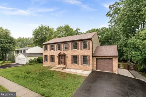 128 Applegate Dr, Sterling, VA 20164 photo 3