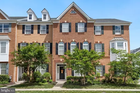 43008 Paris Gap Sq, Ashburn, VA 20148