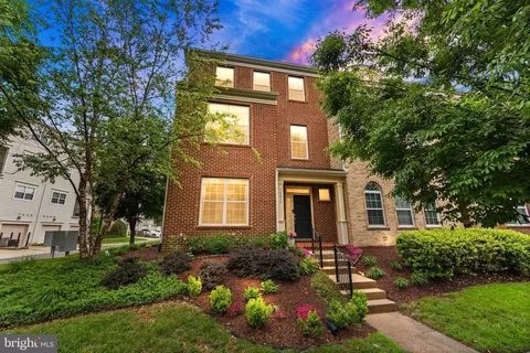19436 Coppermine Sq, Leesburg, VA 20176