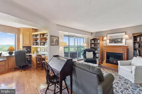 19385 Cypress Ridge Ter #814, Leesburg, VA 20176