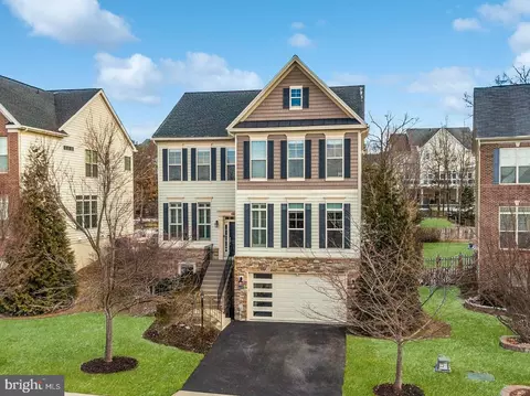 42743 Macauley Pl, Ashburn, VA 20148