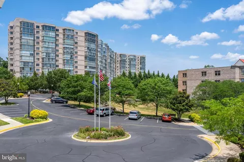 19375 Cypress Ridge Ter #206, Leesburg, VA 20176