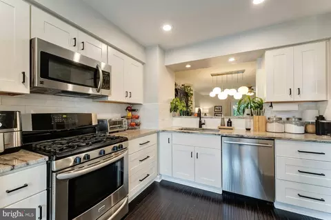 43602 Blacksmith Sq, Ashburn, VA 20147 photo 3