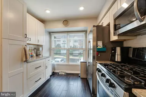 43602 Blacksmith Sq, Ashburn, VA 20147 photo 4