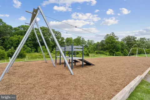 View/Area - 42322 Rising Moon Pl, Brambleton, VA 20148 photo 1 of 4