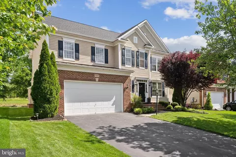 Exterior - 42322 Rising Moon Pl, Brambleton, VA 20148 photo 10 of 13