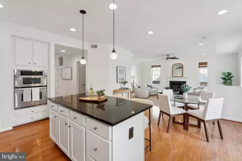 Kitchen - 42322 Rising Moon Pl, Brambleton, VA 20148 photo 3 of 5