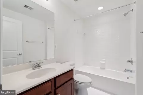 Bath - 42322 Rising Moon Pl, Brambleton, VA 20148 photo 3 of 3