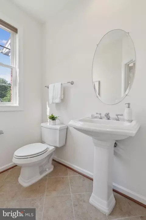 Bath - 42322 Rising Moon Pl, Brambleton, VA 20148 photo 1 of 3