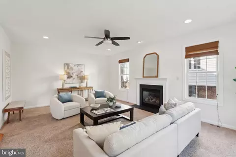 Living - 42322 Rising Moon Pl, Brambleton, VA 20148 photo 4 of 6