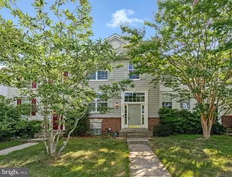 17518 Bristol Ter, Round Hill, VA 20141