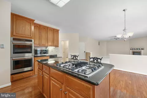 Kitchen - 21514 Tithables Cir, Broadlands, VA 20148 photo 3 of 3