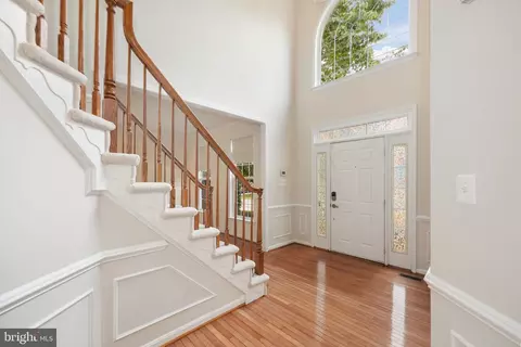 Entry Way - 21514 Tithables Cir, Broadlands, VA 20148 photo 2 of 4