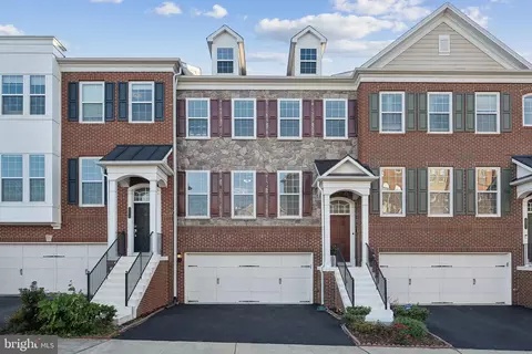 20677 Erskine Ter, Ashburn, VA 20147