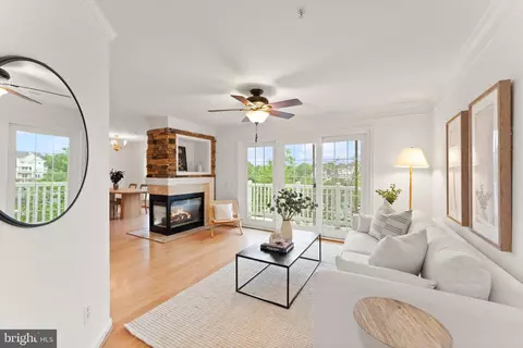 21777 Baldwin Sq #301, Sterling, VA 20164