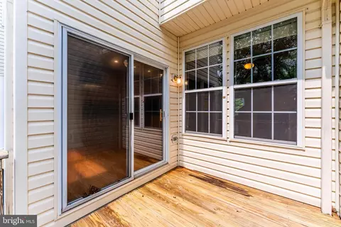 Exterior - 43103 Forest Edge Sq, Broadlands, VA 20148 photo 6 of 11