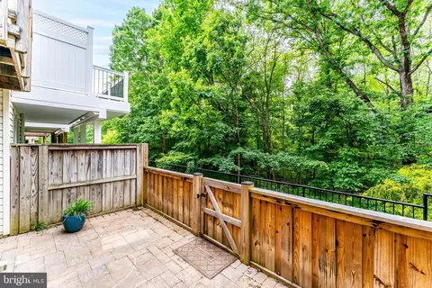 Exterior - 43103 Forest Edge Sq, Broadlands, VA 20148 photo 9 of 11