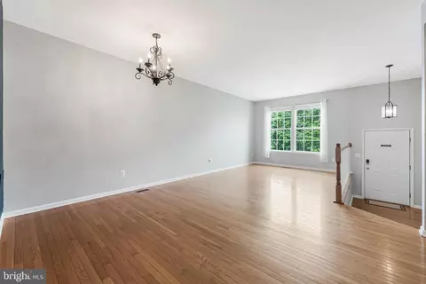 Living - 43103 Forest Edge Sq, Broadlands, VA 20148 photo 1 of 4