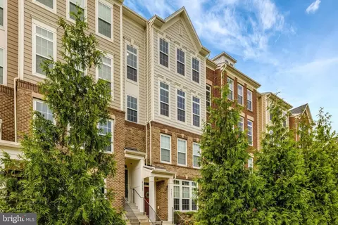 43469 Town Gate Sq, Chantilly, VA 20152