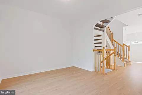 Living - 21055 Cornerpost Sq, Ashburn, VA 20147 photo 5 of 8