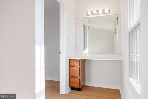 Entry Way - 21055 Cornerpost Sq, Ashburn, VA 20147 photo 12 of 18
