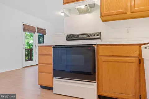 Entry Way - 21055 Cornerpost Sq, Ashburn, VA 20147 photo 8 of 18