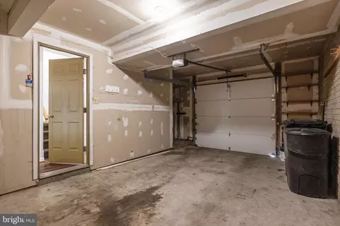Entry Way - 21055 Cornerpost Sq, Ashburn, VA 20147 photo 18 of 18