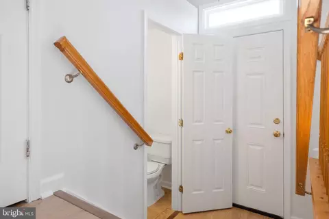 Entry Way - 21055 Cornerpost Sq, Ashburn, VA 20147 photo 2 of 18