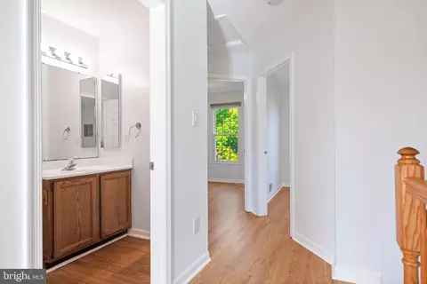 Entry Way - 21055 Cornerpost Sq, Ashburn, VA 20147 photo 13 of 18