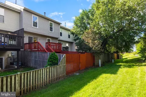 Exterior - 21055 Cornerpost Sq, Ashburn, VA 20147 photo 6 of 14