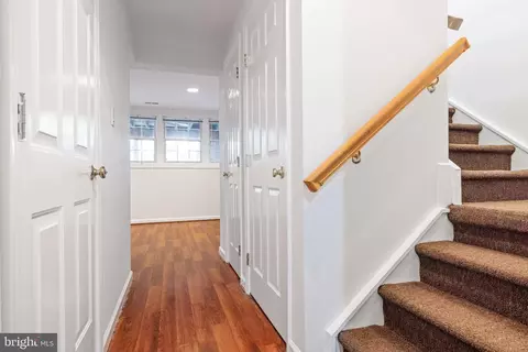 Entry Way - 21055 Cornerpost Sq, Ashburn, VA 20147 photo 16 of 18