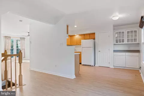 Entry Way - 21055 Cornerpost Sq, Ashburn, VA 20147 photo 6 of 18