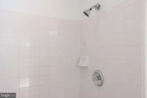Bath - 21055 Cornerpost Sq, Ashburn, VA 20147 photo 1 of 3