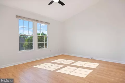 Living - 21055 Cornerpost Sq, Ashburn, VA 20147 photo 6 of 8