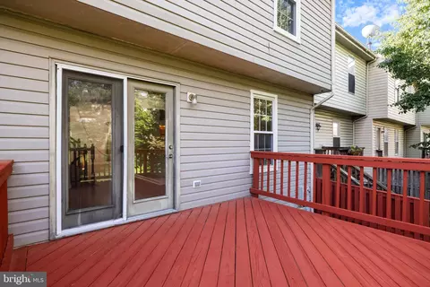 Exterior - 21055 Cornerpost Sq, Ashburn, VA 20147 photo 12 of 14