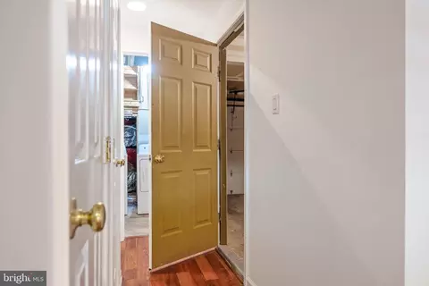 Entry Way - 21055 Cornerpost Sq, Ashburn, VA 20147 photo 17 of 18