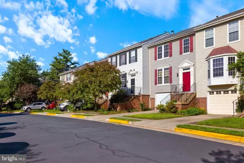 Exterior - 21055 Cornerpost Sq, Ashburn, VA 20147 photo 2 of 14