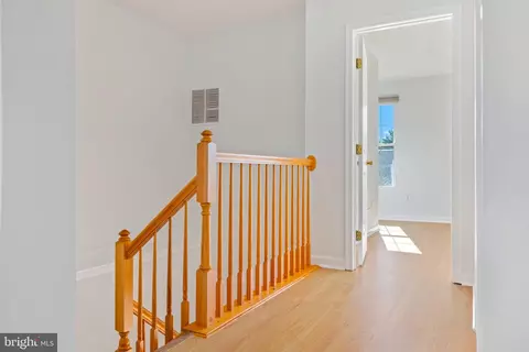 Entry Way - 21055 Cornerpost Sq, Ashburn, VA 20147 photo 11 of 18