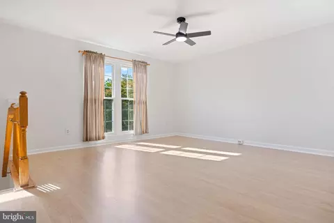 Living - 21055 Cornerpost Sq, Ashburn, VA 20147 photo 1 of 8