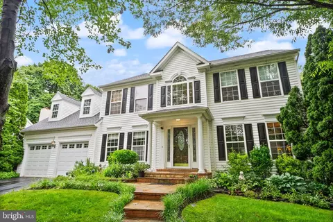 316 Oakcrest Manor Dr NE, Leesburg, VA 20176