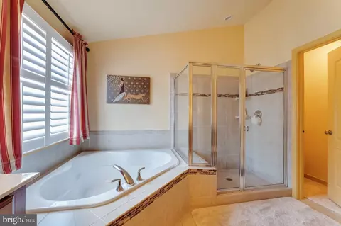 23412 Berkeley Meadows Dr, Ashburn, VA 20148 photo 38