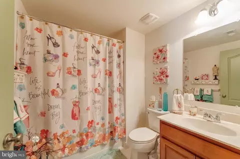 23412 Berkeley Meadows Dr, Ashburn, VA 20148 photo 9
