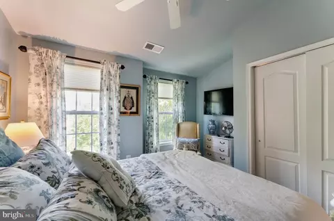 23412 Berkeley Meadows Dr, Ashburn, VA 20148 photo 40