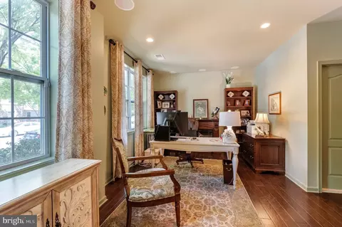 23412 Berkeley Meadows Dr, Ashburn, VA 20148 photo 5