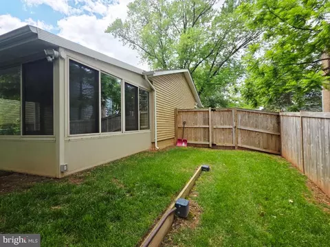 Exterior - 402 W Maple Ave, Sterling, VA 20164 photo 14 of 19