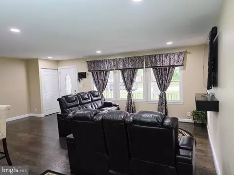 Living - 402 W Maple Ave, Sterling, VA 20164 photo 1 of 1