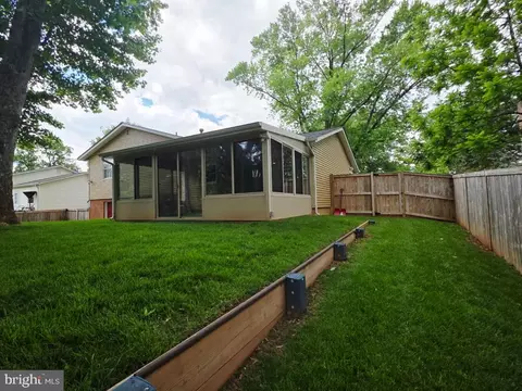 Exterior - 402 W Maple Ave, Sterling, VA 20164 photo 8 of 19
