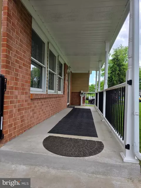 Exterior - 402 W Maple Ave, Sterling, VA 20164 photo 2 of 19