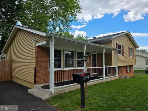 Exterior - 402 W Maple Ave, Sterling, VA 20164 photo 3 of 19